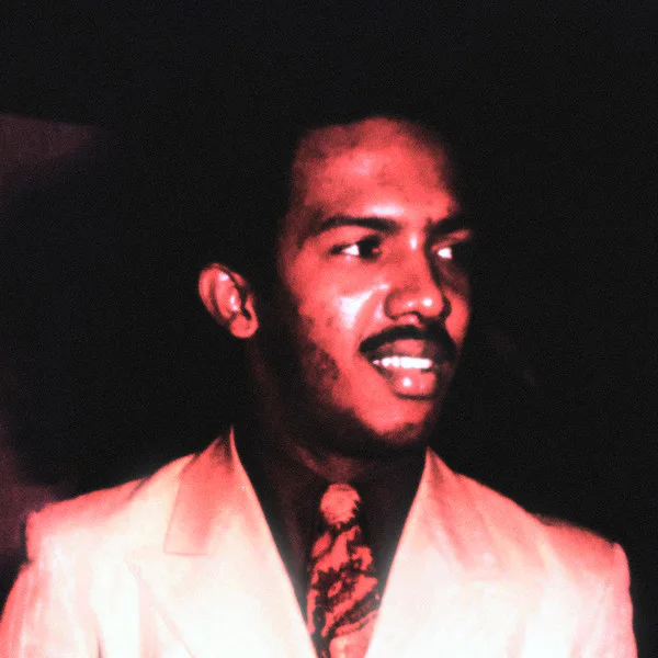 Roberto Roena